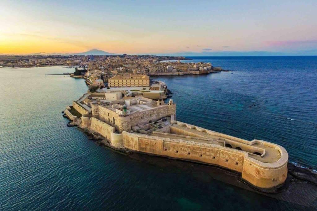 فيلا سيراكوزافي La Mansarda المظهر الخارجي الصورة